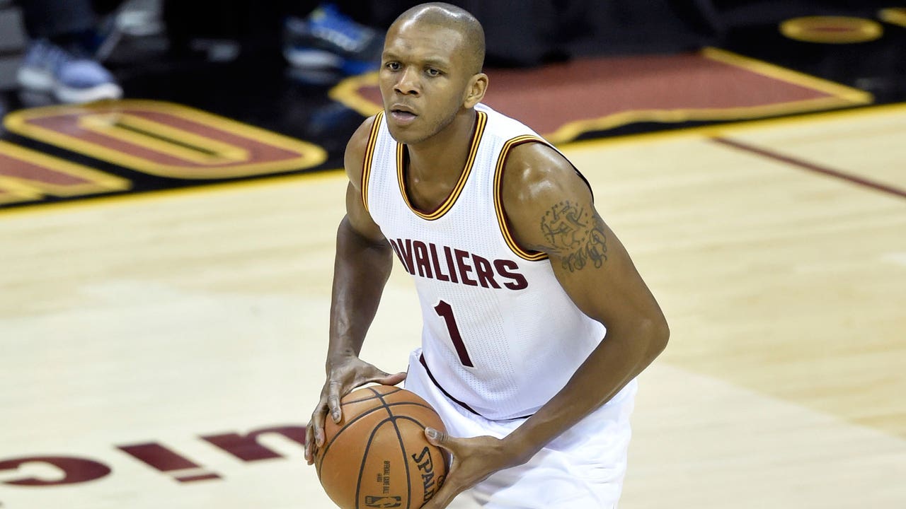 James Jones ends playing career, joins Suns front office